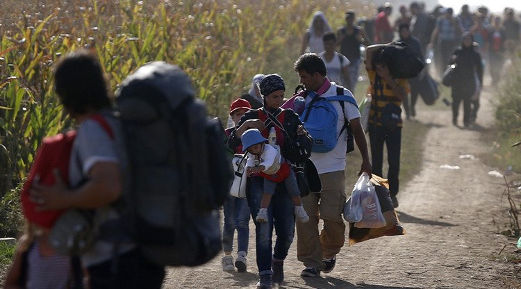 Tras la ola de refugiados sirios, se avecina otra desde Afganistán que Alemania no podría afrontar