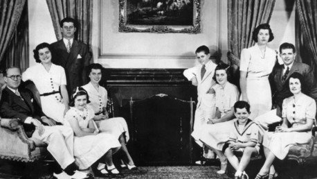 Lobotomía y centros psiquiátricos: revelan el secreto más oscuro del clan Kennedy