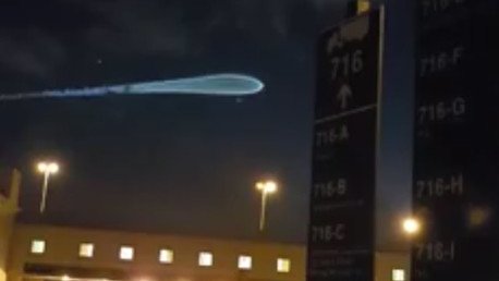 Una extraña figura en el cielo asombra a los habitantes de Miami (video)