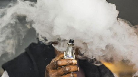 Encuentran altos niveles de químicos cancerígenos en los cigarrillos electrónicos