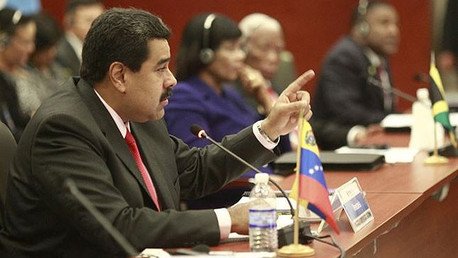 Maduro: "Santos tiene una camisa de fuerza que le impuso la oligarquía mediática"