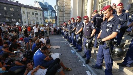 Economistas alemanes: "La fragmentada UE se derrumba con el peso de la crisis migratoria"