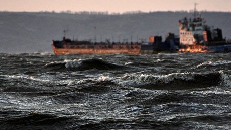 Un carguero de bandera danesa vierte combustible a 140 kilómetros de la costa de Barcelona