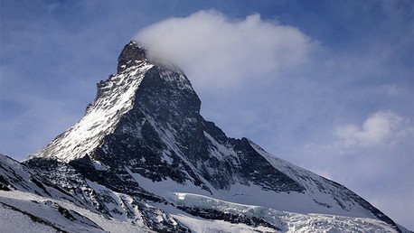 Cadáveres, fósiles y aviones: El derretimiento de glaciares pone al descubierto 'tesoros' insólitos