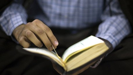 Irán: Condenan a delincuentes a leer libros