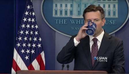 Siri responde a una pregunta antes que la Casa Blanca