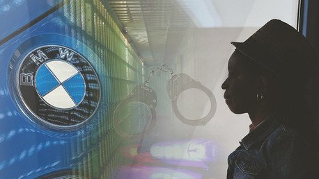 Ingresan a una afroamericana en un centro de salud mental porque no creían que su BMW fuera suyo