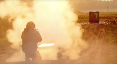 Por qué los tanques no tienen ventanas: vidrio blindado de 40 cm contra un RPG-7