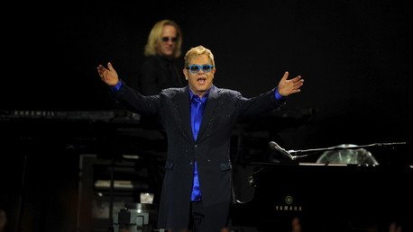Ahora no es broma: el verdadero Vladímir Putin llama a Elton John y le ofrece reunirse