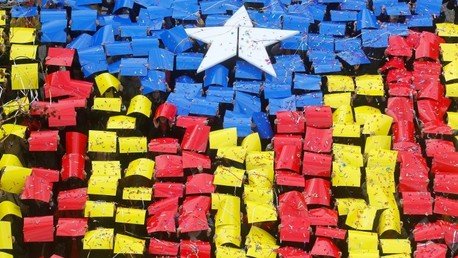 El humor entra en campaña en Cataluña con el meme por bandera