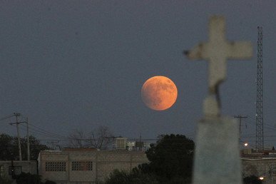 Las primeras imágenes de la 'superluna de sangre'
