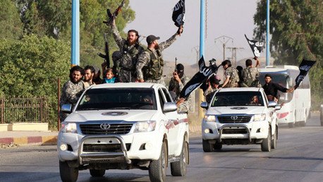 Rusia destruye los puestos de mando del EI en las montañas de Siria durante sus primeros ataques