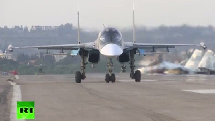 El primer video desde la base de la Fuerza Aérea rusa en Siria
