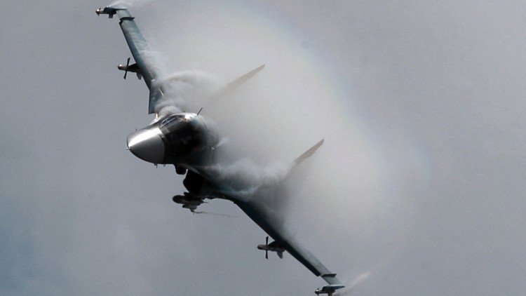 Rusia: "Ataques en Siria provocan pánico y deserciones en EI, sus miembros tratan de huir a Europa"