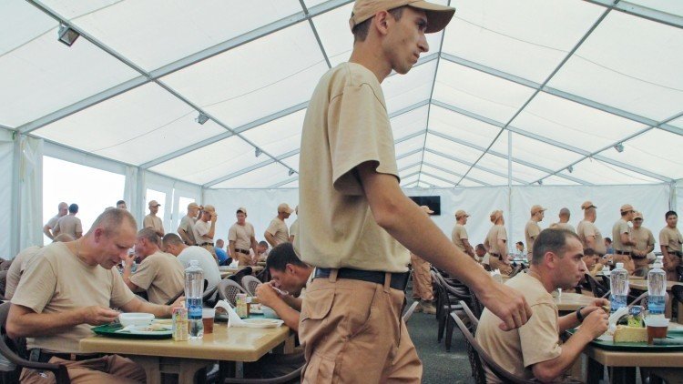 Primeras fotos: Así viven los militares rusos en la base de Jmeimim en Siria