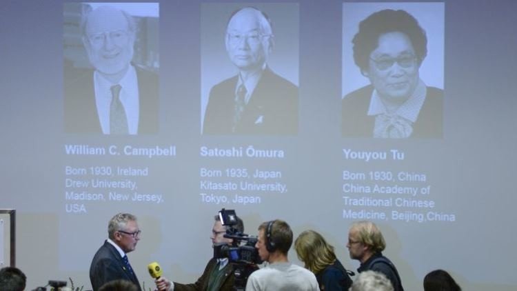 Youyou Tu, la 'bruja' china que ganó el Nobel  de Medicina gracias a sus extractos de plantas