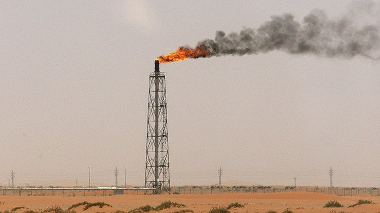 'The Guardian': El rey de Arabia Saudita impone austeridad debido a una fuerte crisis fiscal