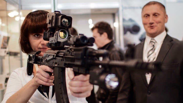 Foto: Rusia desarrolla modernas mirillas holográficas, invisibles a la detección