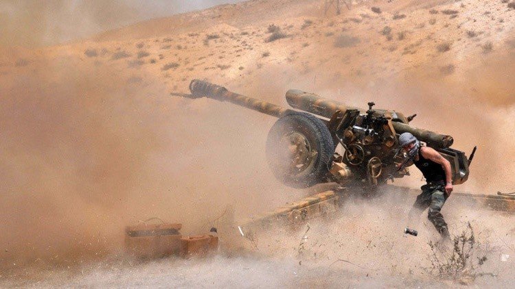 El Ejército sirio respaldado por la Fuerza Aérea rusa lanza una ofensiva contra el Estado Islámico