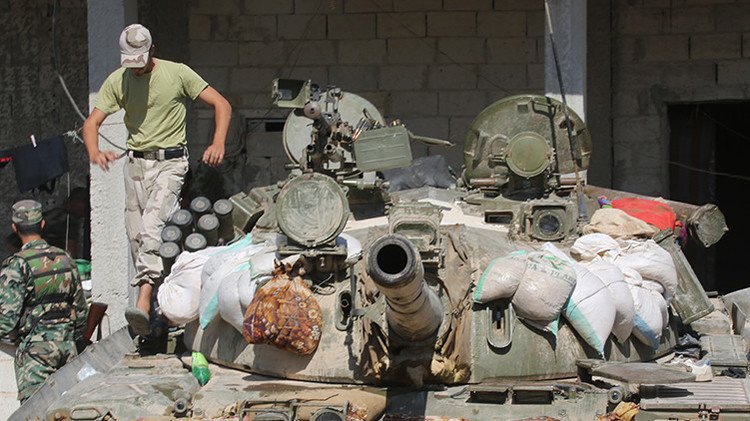 El Ejército sirio lanza una gran ofensiva contra el EI en los suburbios de Damasco (Video)