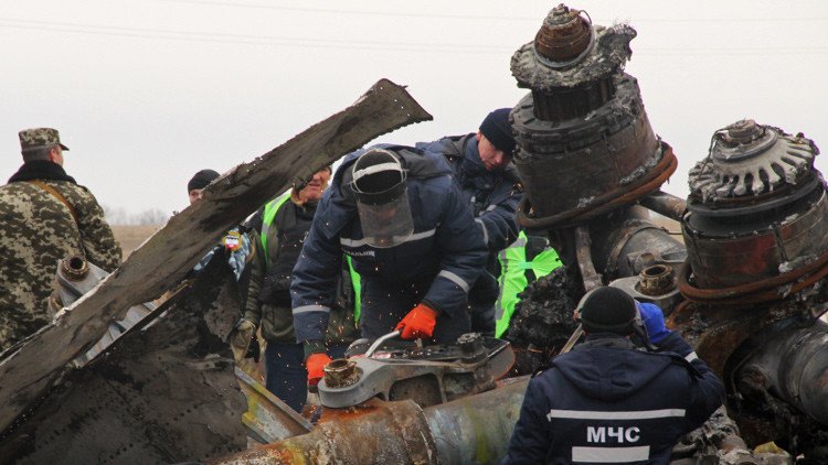 Diálogo sin sentido: pese al informe sobre el MH17 EE.UU. insiste en culpar a las autodefensas