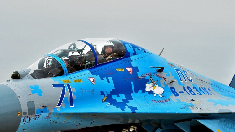 Internautas discuten una imagen de Poroshenko en un avión ruso (video)
