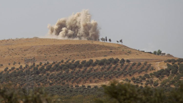 Aviones rusos destruyen en Siria una base de entrenamiento de terroristas suicidas del EI
