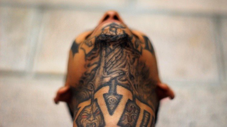 Maras a domicilio: Decenas de familias huyen de sus hogares tras amenazas de las pandillas