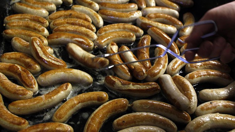 '¡No sin mi salchicha!': ministro alemán de Alimentación insta a no temer al cáncer