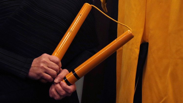 La Policía de EE.UU. se arma con 'nunchaku' como Bruce Lee