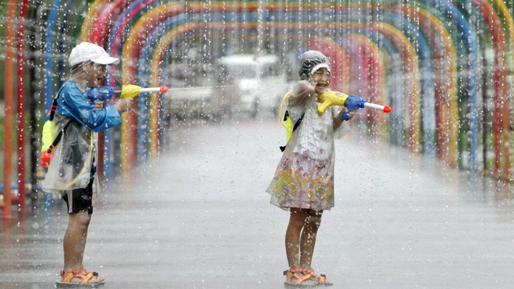 China autoriza a las parejas que tengan dos hijos tras más de 30 años de política de hijo único