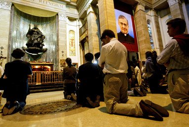 Escándalo en España: el papa investiga un caso de pederastia en un colegio del Opus Dei