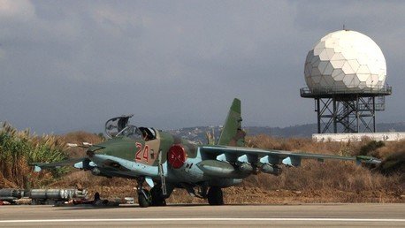 Militantes del Estado Islámico evacuan a sus familias por los ataques rusos en Siria