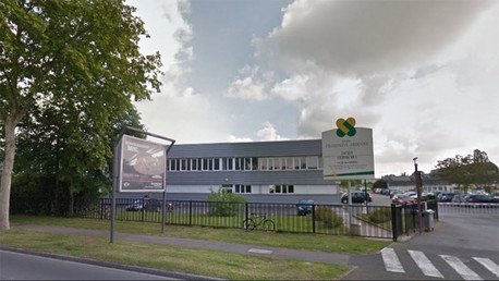 Un adolescente francés dispara a su profesor al grito de "Alá es el más grande"