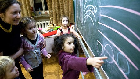 ¿Qué hacer si la profesora de lengua corrige una redacción de su hijo de forma errónea?