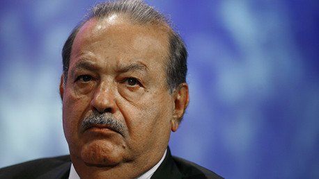 Estudiantes en España abuchean y se manifiestan contra Carlos Slim (VIDEO, FOTOS)