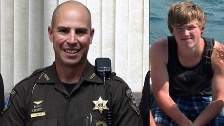 Fuertes imágenes: Un policía de tráfico estadounidense dispara 7 veces contra un menor desarmado