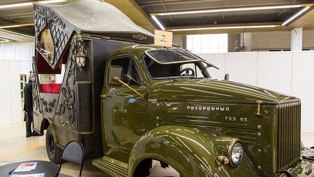 Exposición funeraria: desde dispersar cenizas en el espacio a moda y cremas para los muertos