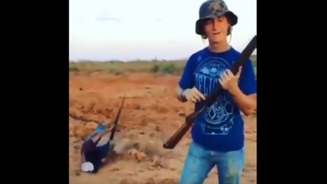 Bochornoso ejemplo de seguridad de las armas de fuego