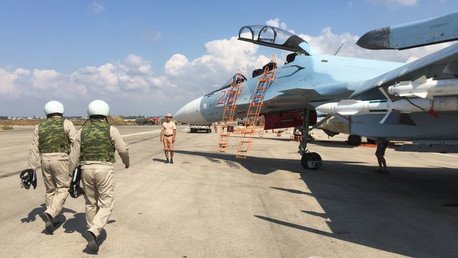 "Ni una foto antes del vuelo": Las supersticiones de los aviadores rusos en Siria