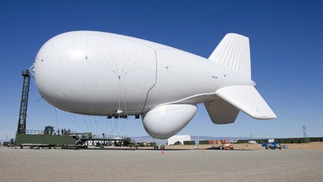 Un aerostato militar se suelta de sus ataduras y cae en Pensilvania