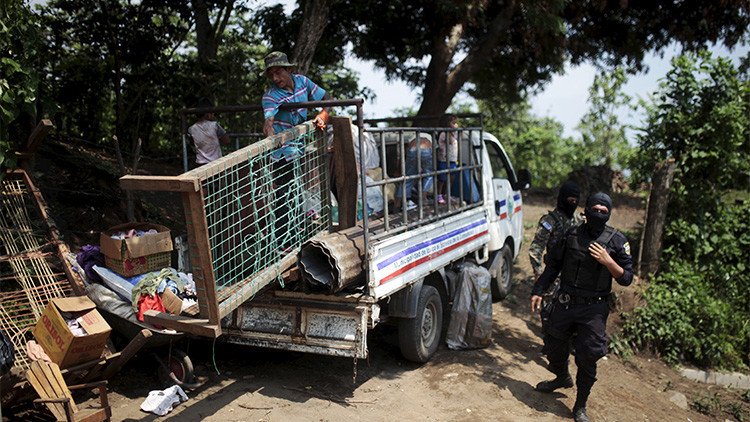 Correr o morir: Salvadoreños atemorizados migran en masa a EE.UU.
