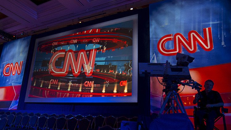 La CNN suspende a una corresponsal por manifestar en Twitter su apoyo a los refugiados sirios