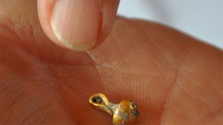 Hallan en Bulgaria la primera joya de oro del mundo