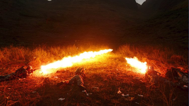 China acaba con los terroristas islámicos con lanzallamas 