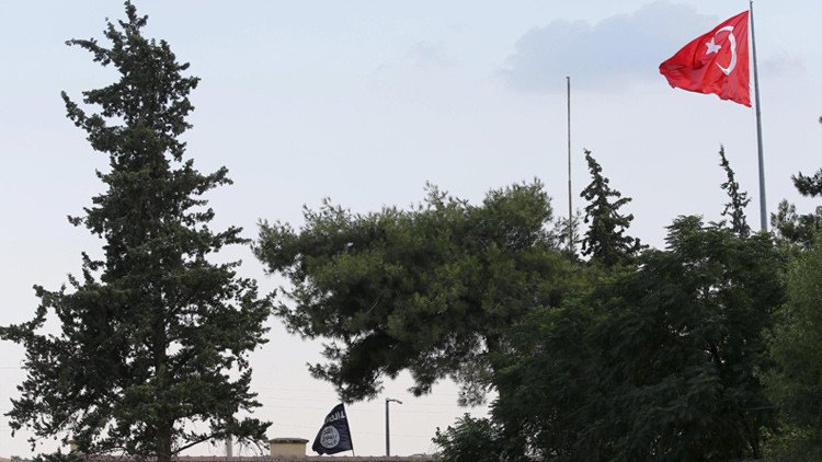 Experto: "Estamos ante un doble juego de Turquía desde el comienzo de la guerra civil en Siria"