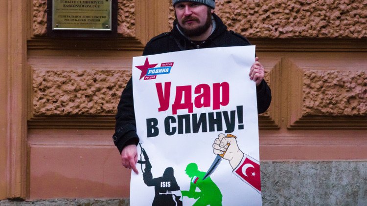 "Desafío sin precedentes": Turquía atacó "a traición" el Su-24 ruso