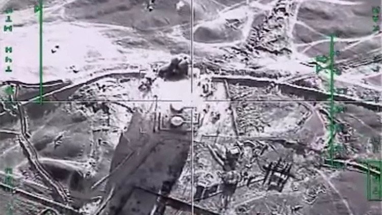 A vueltas con el petróleo: ¿Fue la 'conexión turca' con el EI lo que derribó al Su-24?