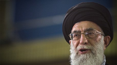 El ayatolá de Irán: El lema 'Muerte a Estados Unidos' se refiere a sus políticas y no a su pueblo