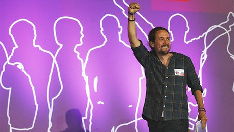 "En España se respira mal": Pablo Iglesias habla sobre porros, lanza promesas y toca la guitarra